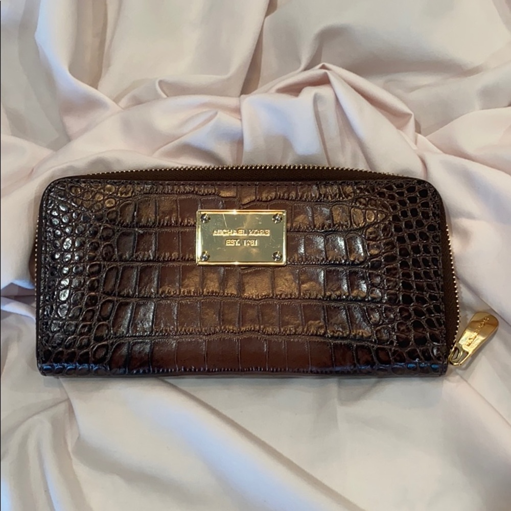 Michael Kors faux snakeskin wallet - Picture 1 of 4